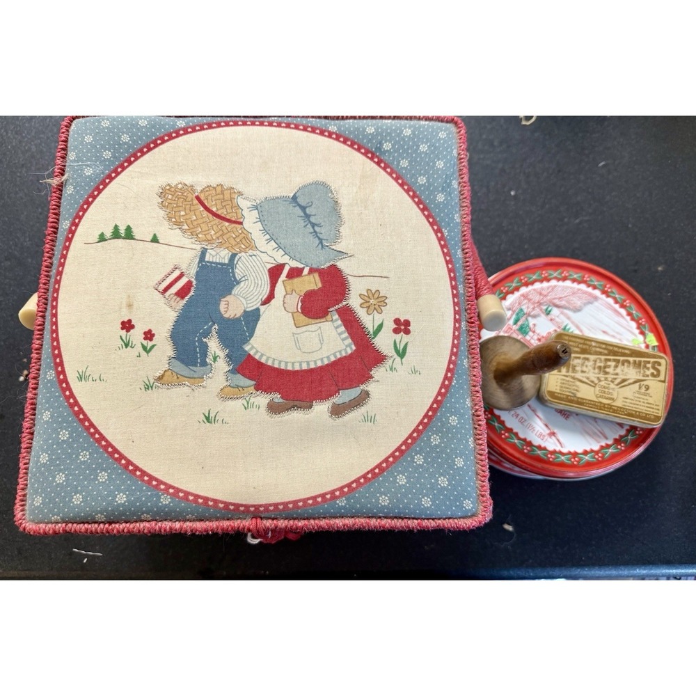 Vintage Sewing Basket Filled w/ Notions Buttons Thread – Holly Hobbie Style